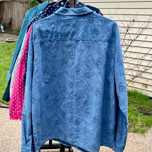 Super soft, suede-feel chambray shirt - Picture 3 of 4